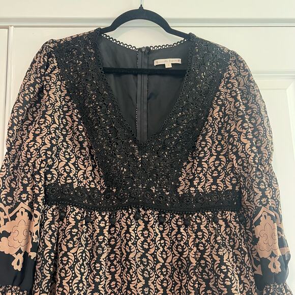 Nanette Lepore Women's 100% Silk Vneck Blouse Brown Black Lace Pattern Size 6 - Picture 2 of 8